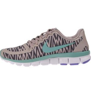 Nike Women’s Free 5.0 V4 size 5